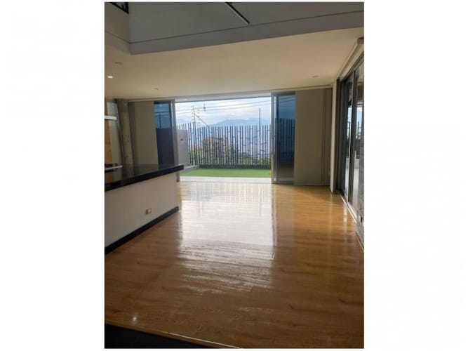 Casa de 4 alcobas en venta en El Poblado, Medellín, 380 m² · foto 4 de 24