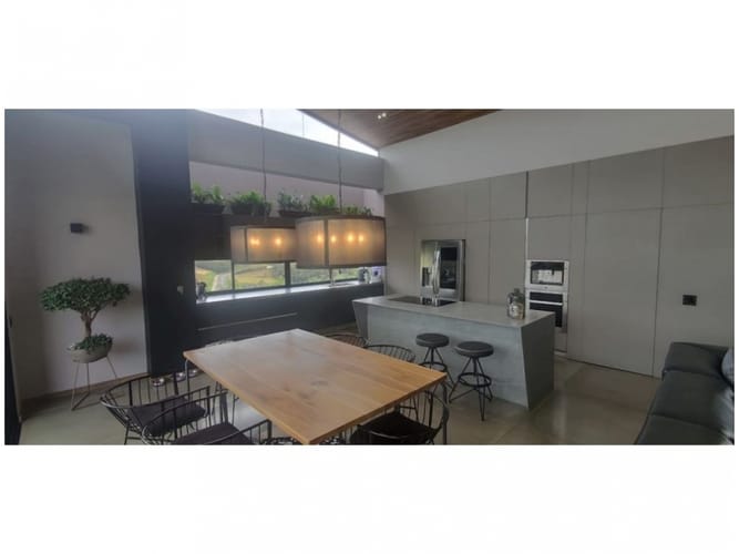 Casa de 3 alcobas en venta en El Velódromo, Medellín, 348 m² · foto 4 de 22