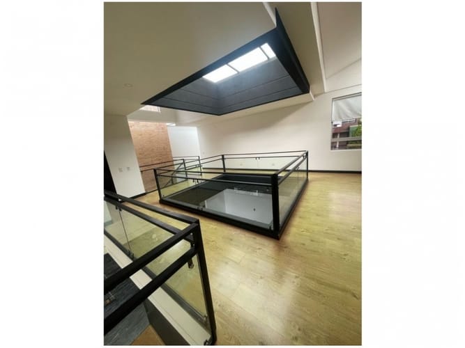Casa de 4 alcobas en venta en El Poblado, Medellín, 380 m² · foto 6 de 24