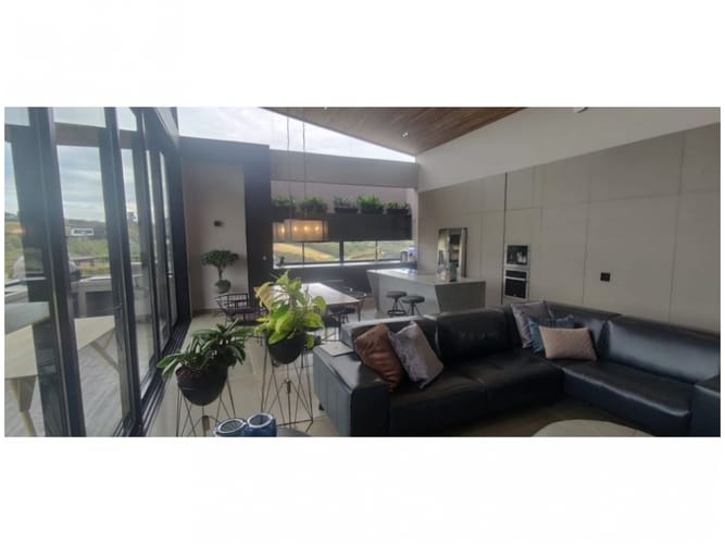 Casa de 3 alcobas en venta en El Velódromo, Medellín, 348 m² · foto 6 de 22