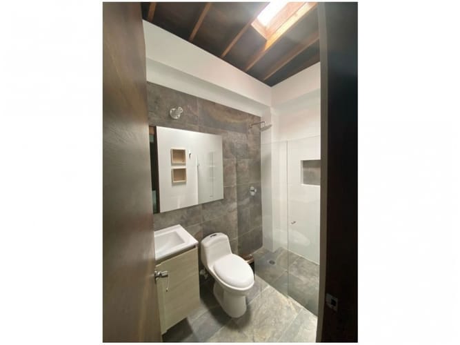 Casa de 4 alcobas en venta en El Poblado, Medellín, 380 m² · foto 9 de 24
