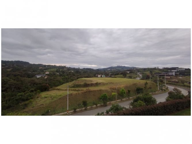 Casa de 3 alcobas en venta en El Velódromo, Medellín, 348 m² · foto 9 de 22