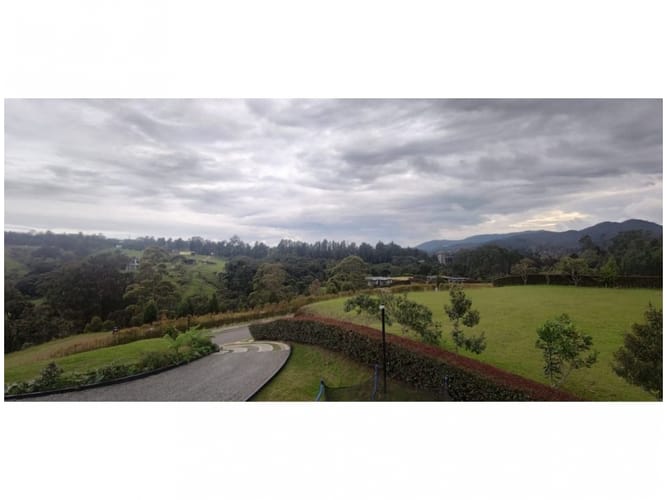 Casa de 3 alcobas en venta en El Velódromo, Medellín, 348 m² · foto 12 de 22
