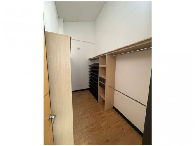 Casa de 4 alcobas en venta en El Poblado, Medellín, 380 m² · foto 21 de 24