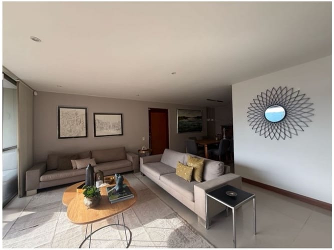 Apartamento de 3 alcobas en venta en El Poblado, Medellín, 110 m² · foto 2 de 24