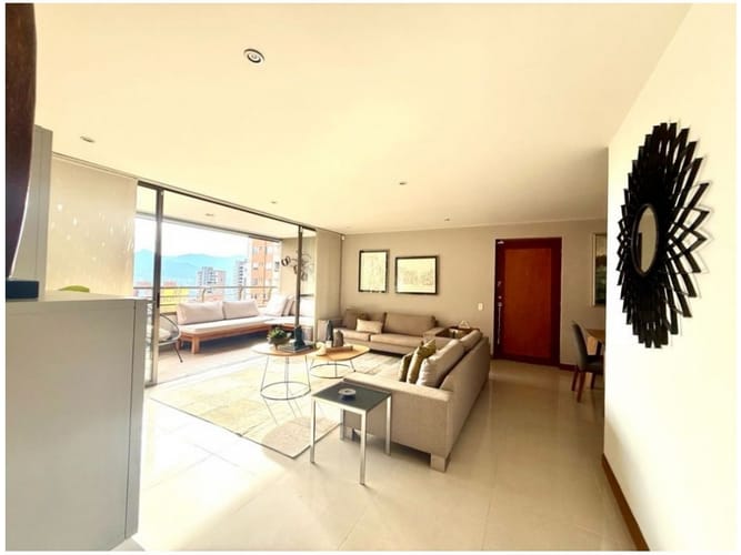 Apartamento de 3 alcobas en venta en El Poblado, Medellín, 110 m² · foto 4 de 24