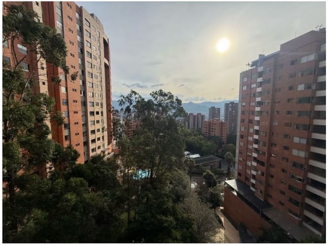 Apartamento de 3 alcobas en venta en El Poblado, Medellín, 110 m² · foto 8 de 24