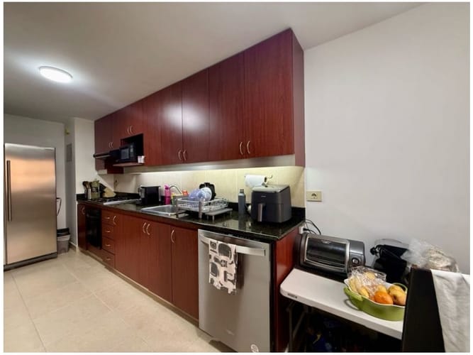 Apartamento de 3 alcobas en venta en El Poblado, Medellín, 110 m² · foto 10 de 24