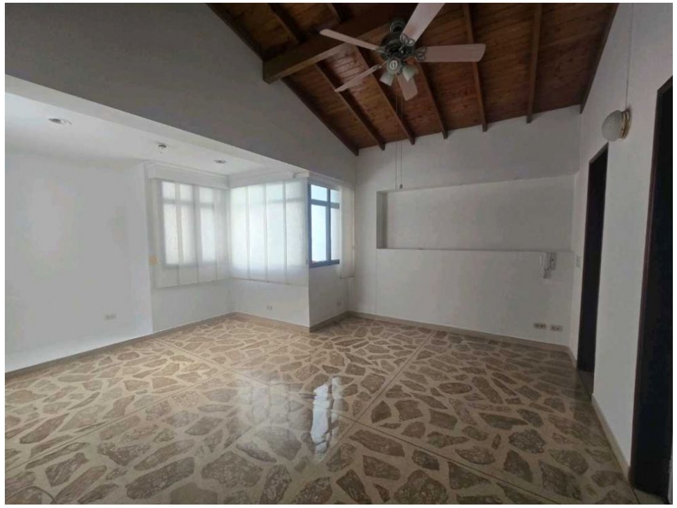 Apartamento en venta en Laureles, Medellín · foto 8 de 24