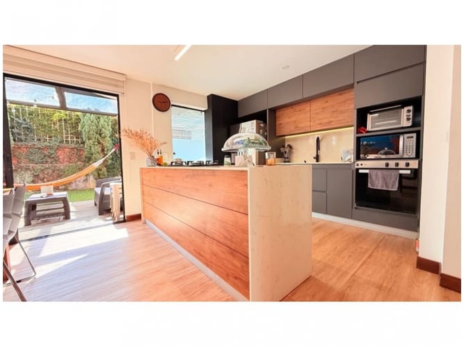 Casa de 4 alcobas en venta en La Sebastiana, Envigado, 189 m² · foto 4 de 24