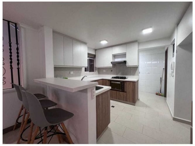 Casa de 4 alcobas en venta en Castropol, Medellín, 200 m² · foto 4 de 24