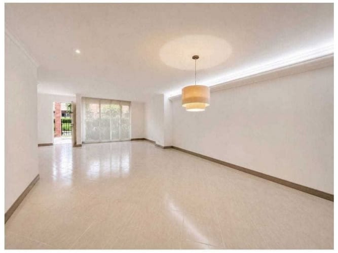 Casa de 4 alcobas en venta en Castropol, Medellín, 200 m² · foto 5 de 24