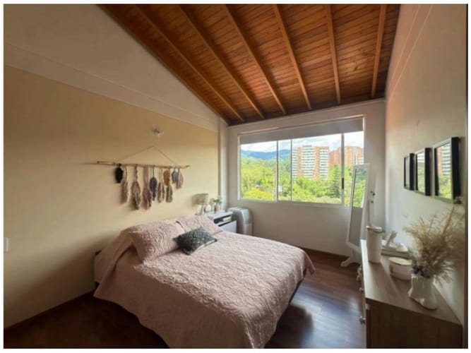 Casa de 3 alcobas en venta en Montessori, Envigado, 190 m² · foto 7 de 19