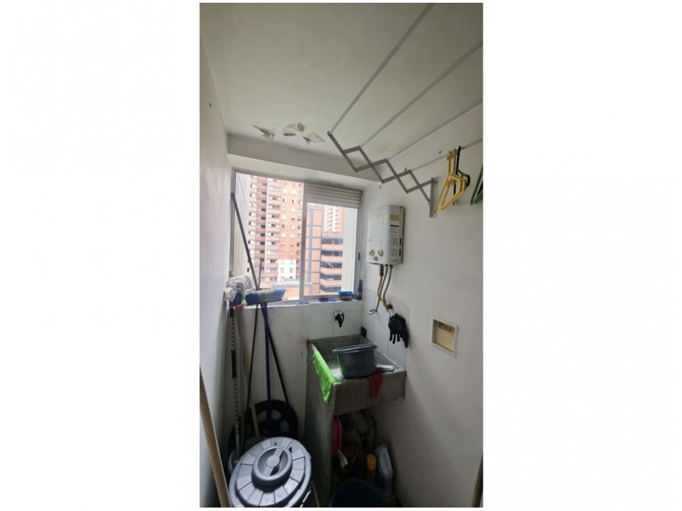 Apartamento en venta en Los Colores, Medellín · foto 7 de 24