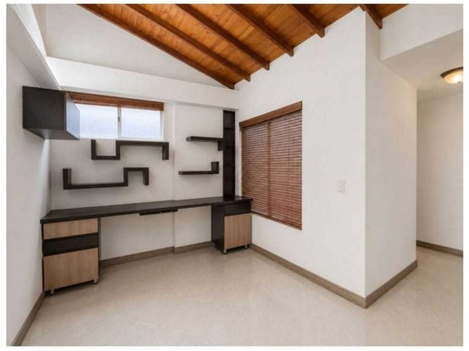 Casa de 4 alcobas en venta en Castropol, Medellín, 200 m² · foto 14 de 24