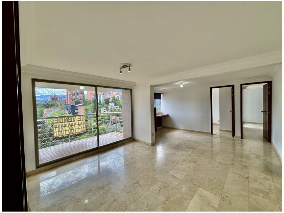 Apartamento en venta en El Poblado, Medellín · foto 2 de 24