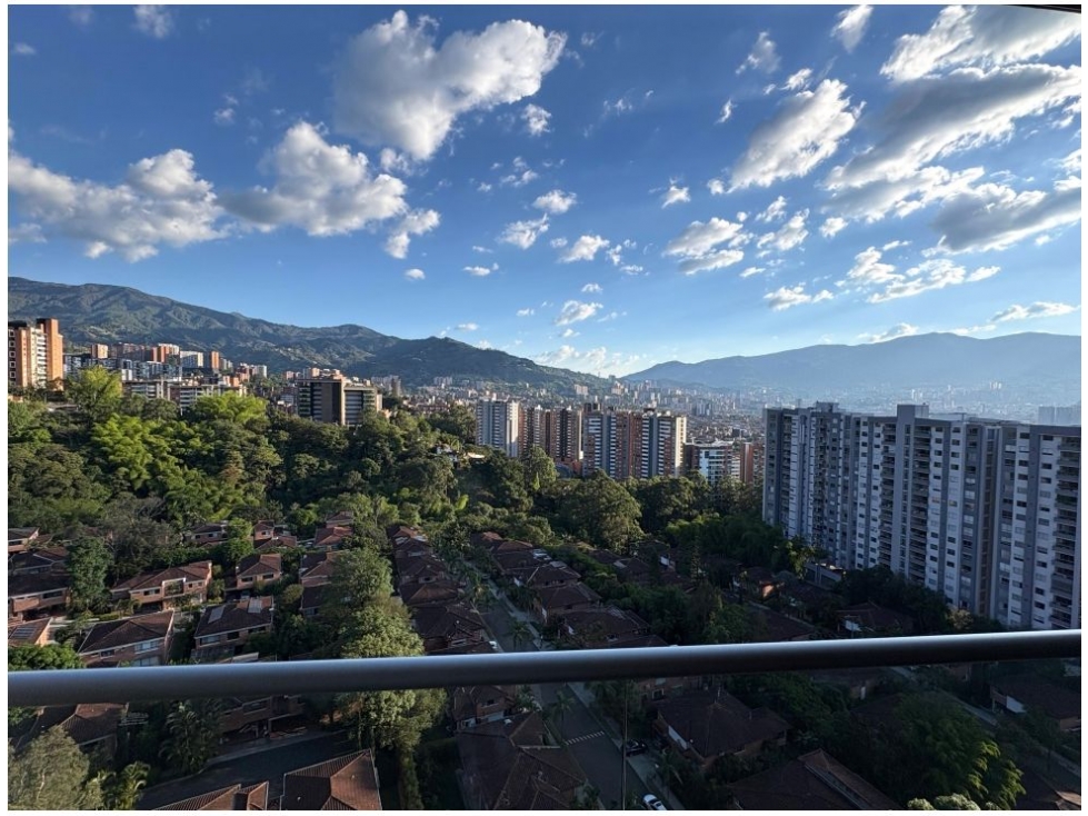 Apartamento en venta en Loma Benedictinos, Envigado · foto 3 de 12
