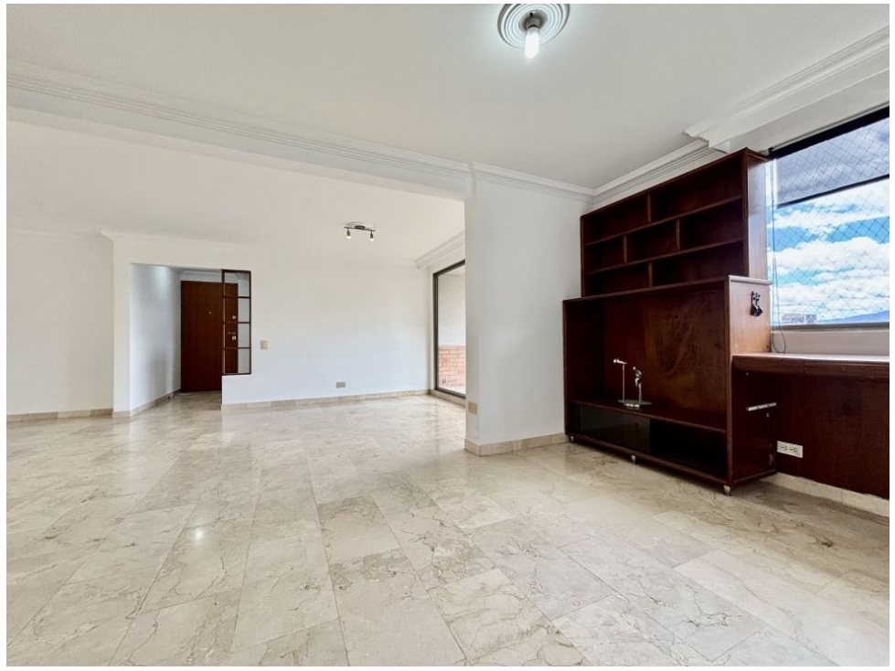 Apartamento en venta en El Poblado, Medellín · foto 8 de 24