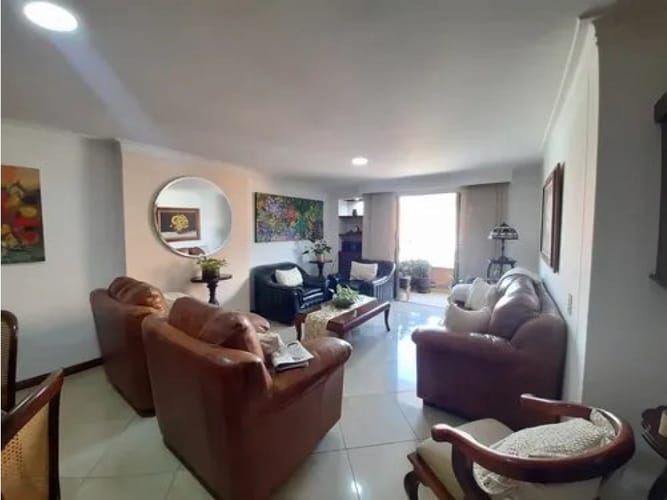 Apartamento de 3 alcobas en venta en Estadio, Medellín, 129 m² · foto 3 de 16