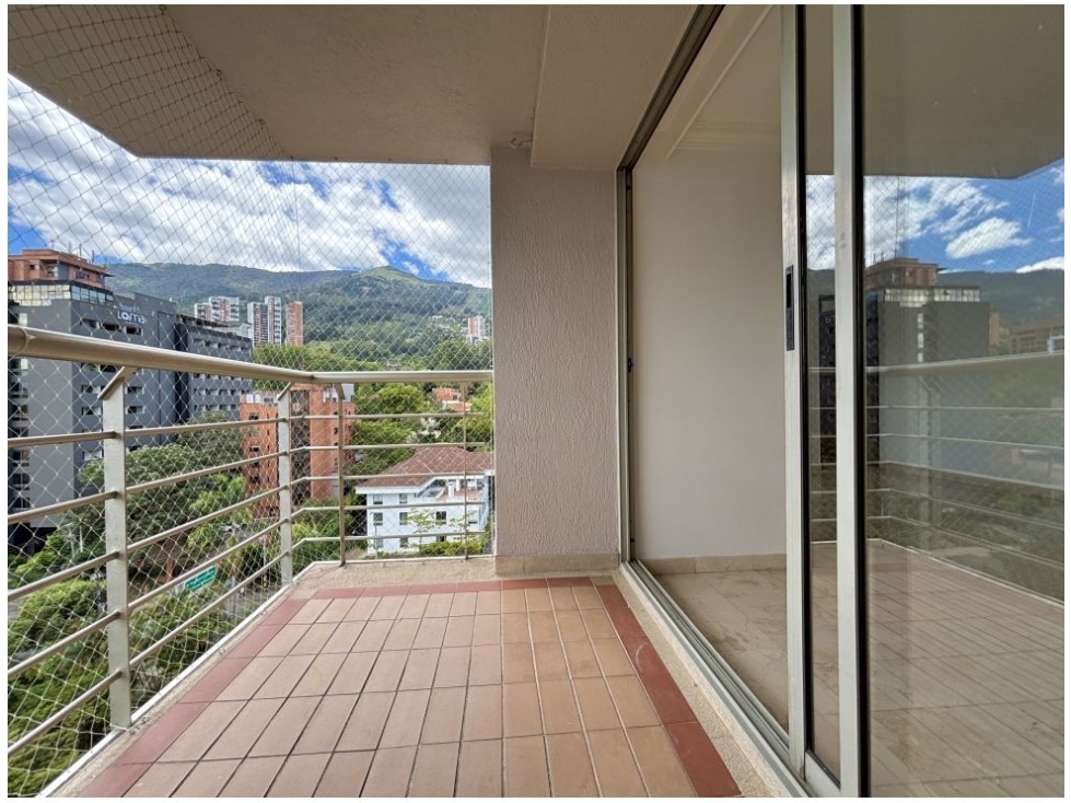 Apartamento en venta en El Poblado, Medellín · foto 19 de 24