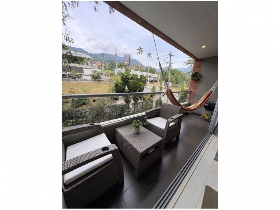 Apartamento en venta en Loma Del Chocho, Envigado · foto 3 de 10