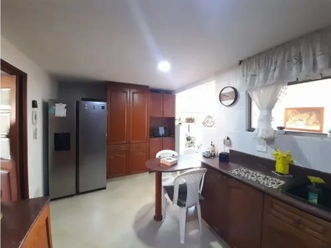 Apartamento de 3 alcobas en venta en Estadio, Medellín, 129 m² · foto 9 de 16