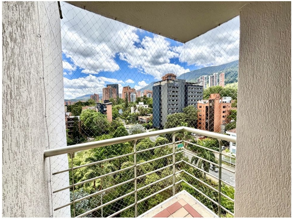 Apartamento en venta en El Poblado, Medellín · foto 23 de 24