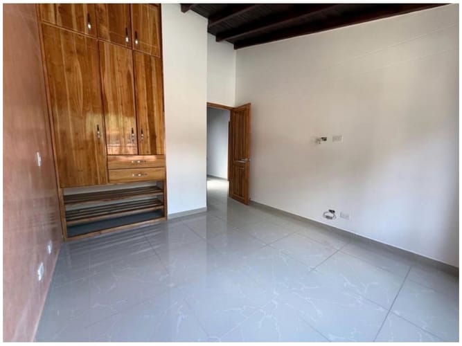 Casa de 5 alcobas en venta en Loma Benedictinos, Envigado, 400 m² · foto 6 de 8