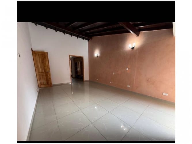Casa de 5 alcobas en venta en Loma Benedictinos, Envigado, 400 m² · foto 7 de 8