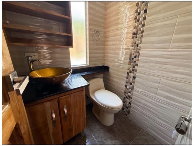 Casa de 5 alcobas en venta en Loma Benedictinos, Envigado, 400 m² · foto 8 de 8
