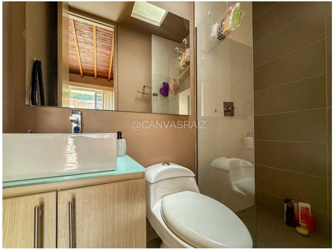 Casa de 3 alcobas en venta en Urbanización Las Cumbres, Envigado, 223 m² · foto 6 de 13