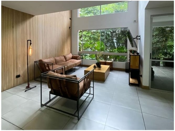 Casa de 3 alcobas en venta en Loma Del Escobero, Envigado, 300 m² · foto 2 de 22
