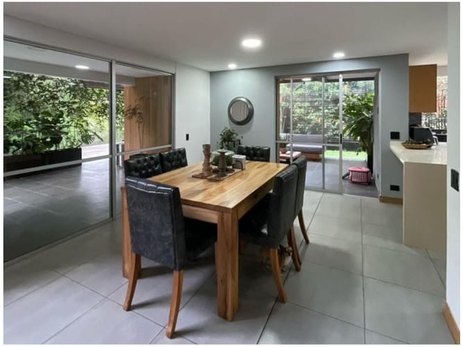 Casa de 3 alcobas en venta en Loma Del Escobero, Envigado, 300 m² · foto 3 de 22