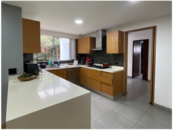 Casa de 3 alcobas en venta en Loma Del Escobero, Envigado, 300 m² · foto 11 de 22