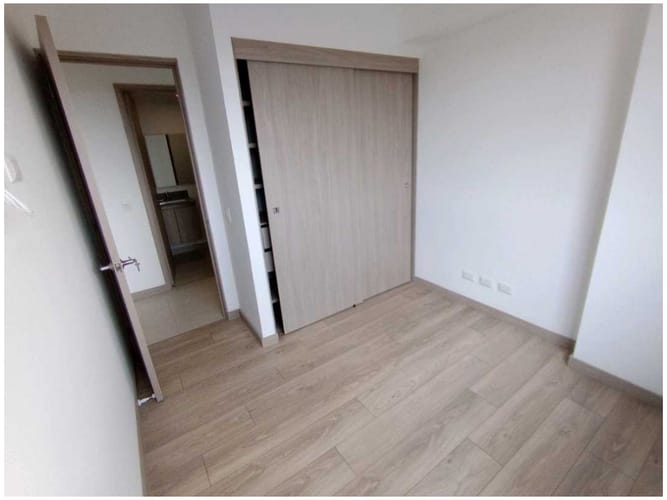 Apartamento de 3 alcobas en venta en San Agustin Suramerica, Rionegro, 77 m² · foto 6 de 19