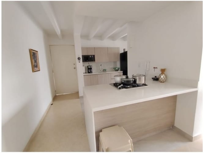 Apartamento de 3 alcobas en venta en El Rodeo, Medellín, 80 m² · foto 3 de 24