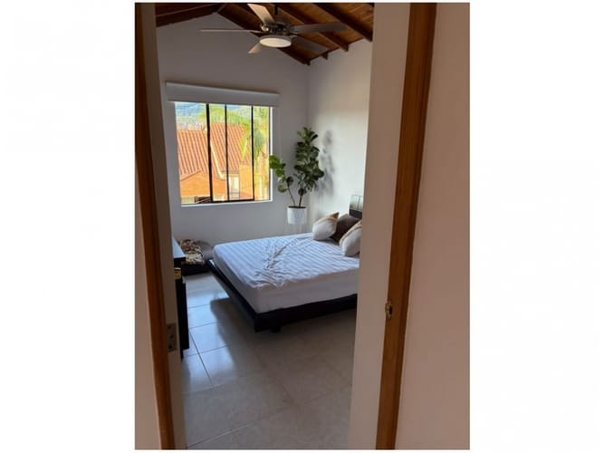 Casa de 3 alcobas en venta en El Dorado, Envigado, 135 m² · foto 4 de 24