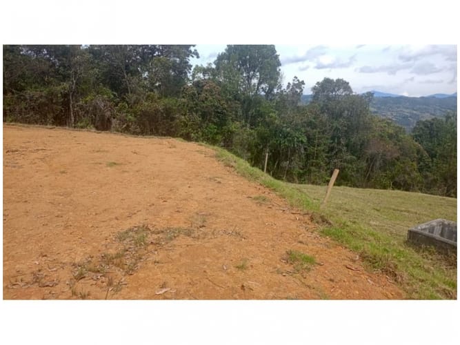 Lote en venta en Guarne, 9436 m² · foto 3 de 7