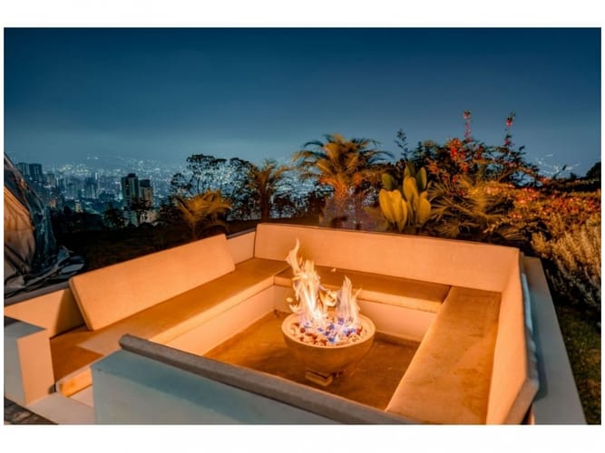 Casa de 7 alcobas en venta en El Poblado, Medellín · foto 7 de 24