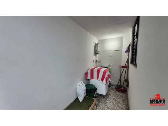 Casa de 3 alcobas en venta en Los Naranjos, Itagüí, 85 m² · foto 4 de 17
