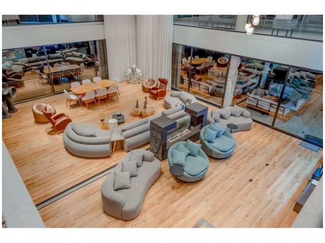 Casa de 7 alcobas en venta en El Poblado, Medellín · foto 10 de 24
