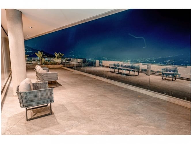 Casa de 7 alcobas en venta en El Poblado, Medellín · foto 16 de 24
