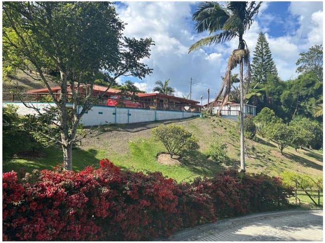 Finca en venta en Sajonia, Rionegro, 240 m² · foto 3 de 23
