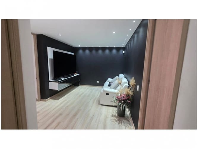Casa de 4 alcobas en venta en Escobero, Envigado, 224 m² · foto 3 de 24