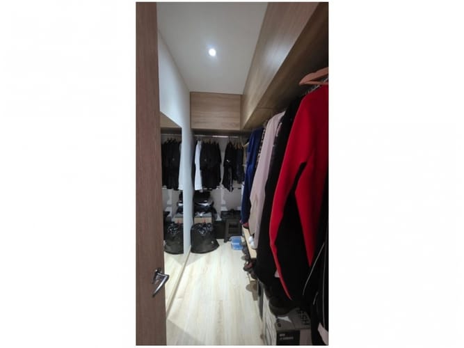 Casa de 4 alcobas en venta en Escobero, Envigado, 224 m² · foto 4 de 24