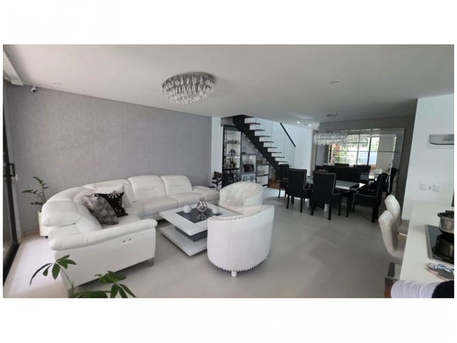 Casa de 4 alcobas en venta en Escobero, Envigado, 224 m² · foto 15 de 24