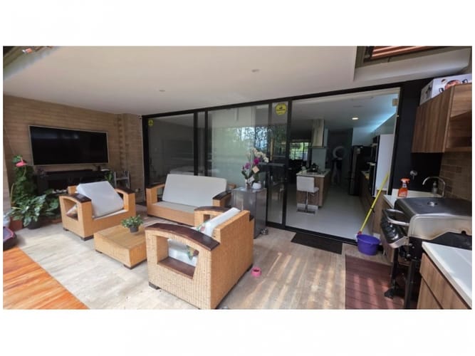Casa de 4 alcobas en venta en Escobero, Envigado, 224 m² · foto 18 de 24