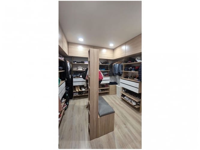 Casa de 4 alcobas en venta en Escobero, Envigado, 224 m² · foto 19 de 24