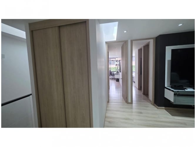 Casa de 4 alcobas en venta en Escobero, Envigado, 224 m² · foto 23 de 24
