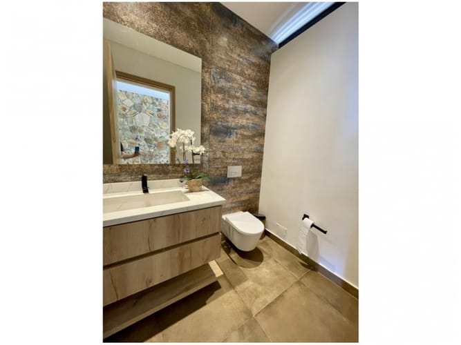 Casa de 3 alcobas en venta en El Poblado, Medellín, 450 m² · foto 6 de 24